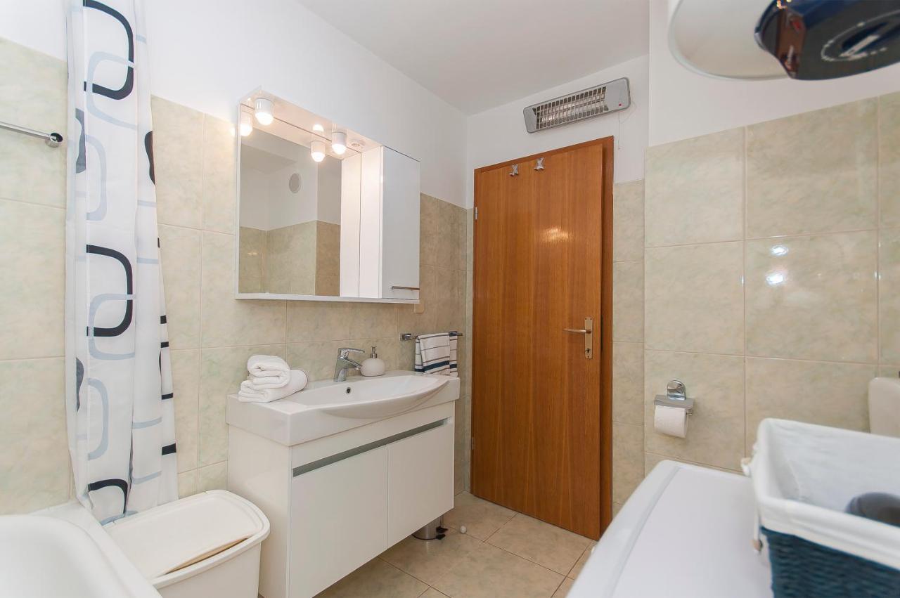 Apartment Luna Omiš Buitenkant foto