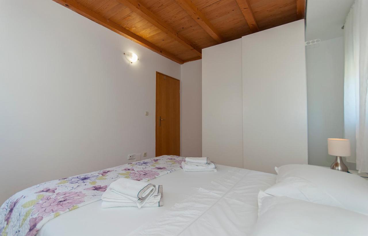 Apartment Luna Omiš Buitenkant foto