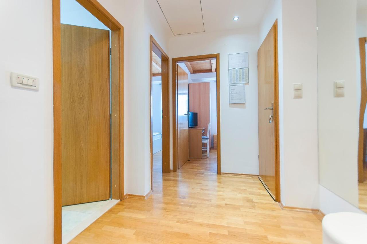 Apartment Luna Omiš Buitenkant foto