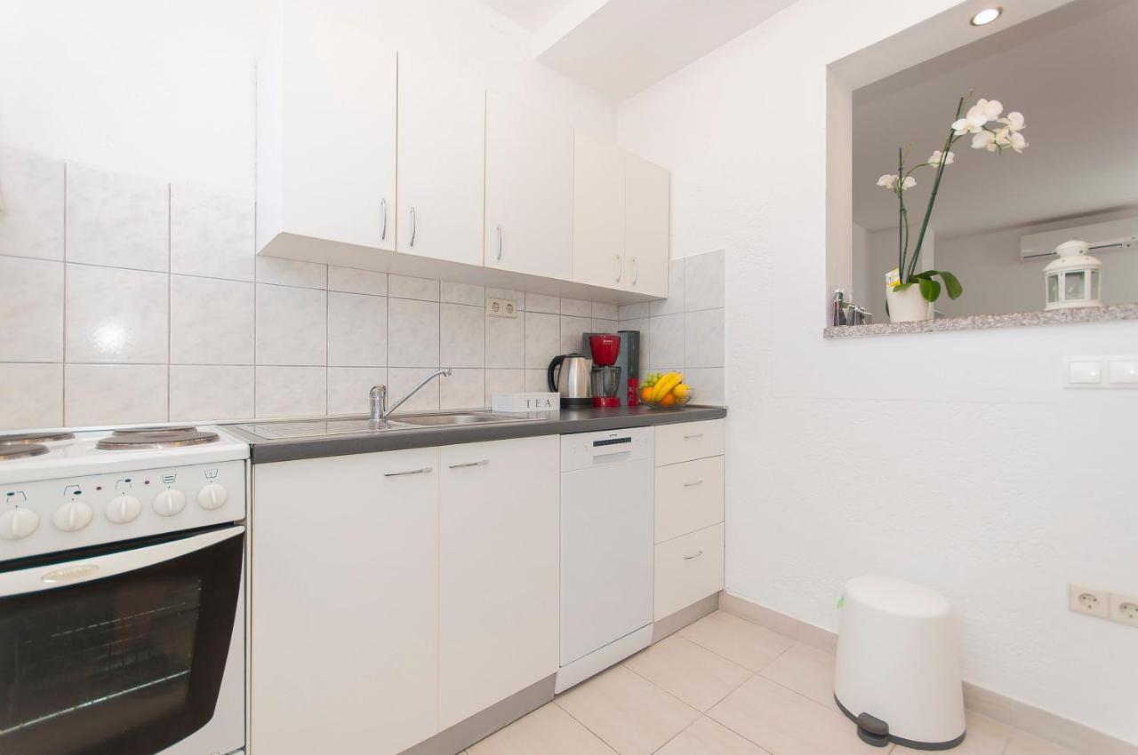Apartment Luna Omiš Buitenkant foto