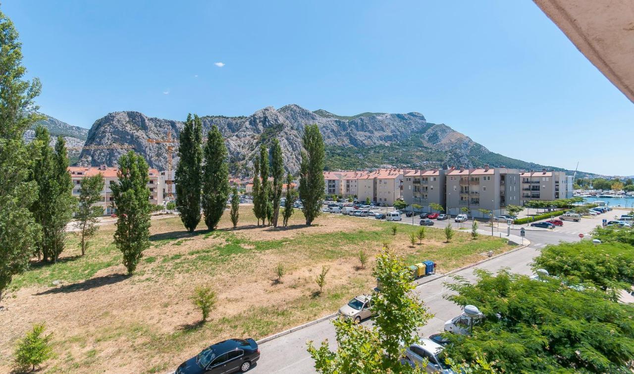Apartment Luna Omiš Buitenkant foto