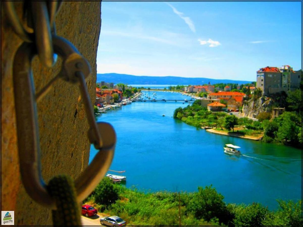 Apartment Luna Omiš Buitenkant foto