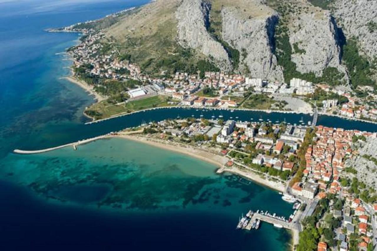 Apartment Luna Omiš Buitenkant foto