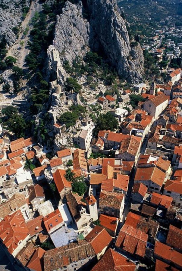 Apartment Luna Omiš Buitenkant foto