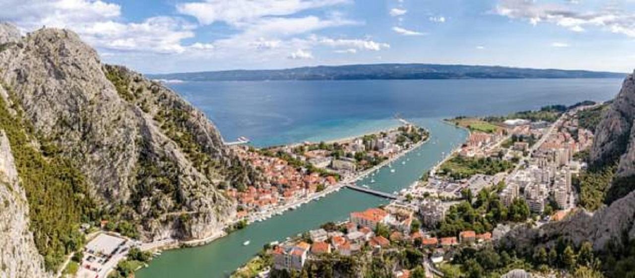 Apartment Luna Omiš Buitenkant foto